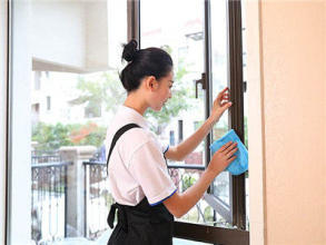 专业专注二十载，淮安开荒保洁服务，打造洁净楼宇与商场新面貌